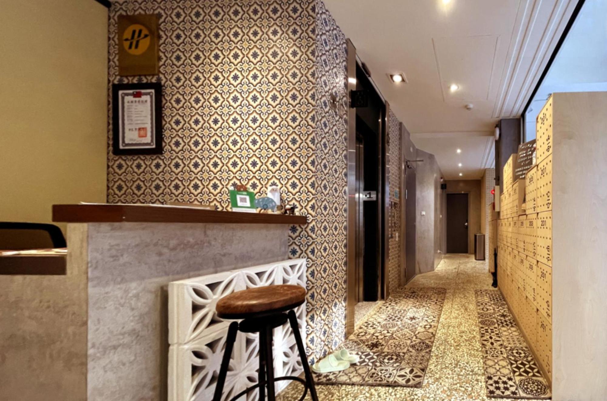 Funtime Hostel Chiayi Buitenkant foto