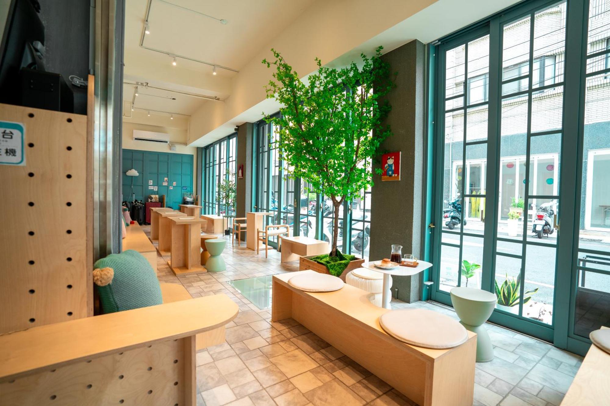 Funtime Hostel Chiayi Buitenkant foto