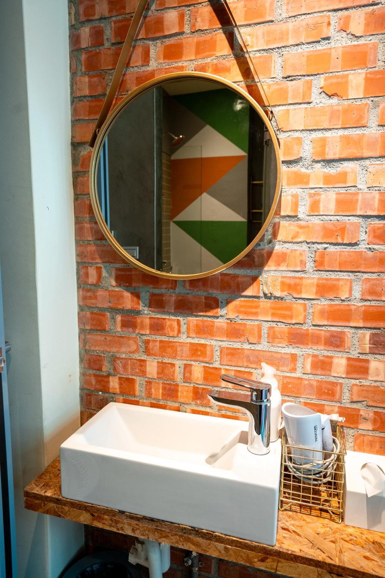 Funtime Hostel Chiayi Buitenkant foto